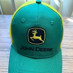 *NWOT* Men’s John Deere Hat